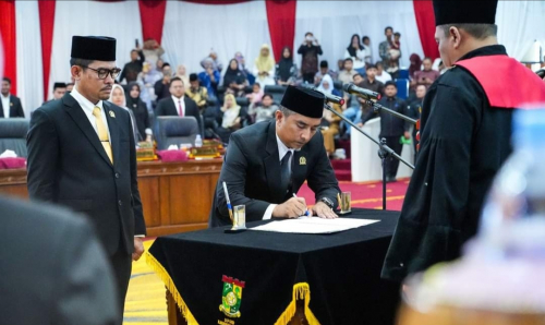 Ahmad Taridi dan Iib Nursaleh Resmi Pimpin DPRD Kampar Periode 2024-2029