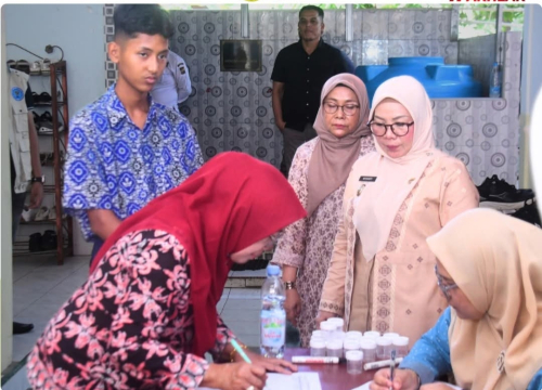 BNK Kampar Sosialisasi dan Tes Urine Dadakan di SMPN 1 Bangkinang