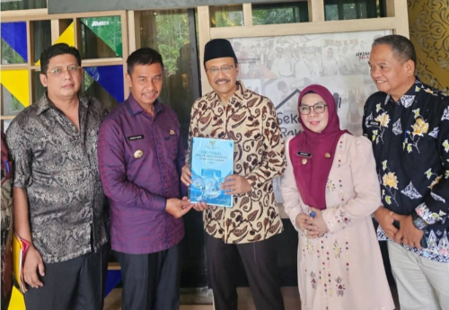 Bupati dan Wabup Kampar Temui Mensos RI Gus Ipul Bahas Sekolah Rakyat