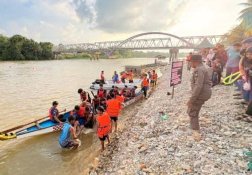 Bupati Kampar Dorong Pacu Sampan Jadi Agenda Wisata Berkelanjutan