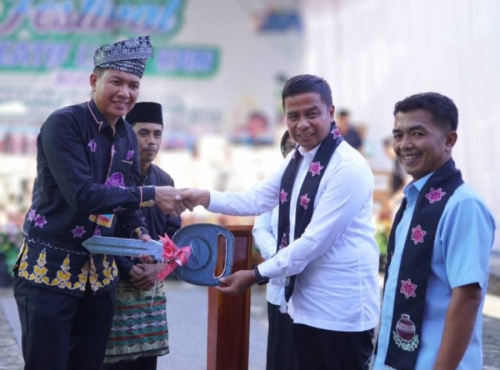 14 Agenda Siap Manjakan Masyarakat, Kunci Sukses Festival Lipat Kain Season III Resmi Diserahkan