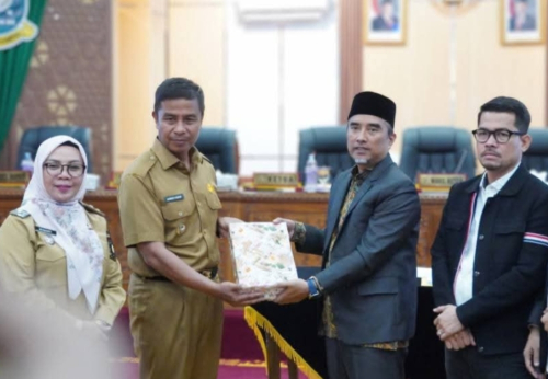 Dokumen LKPJ 2025 Diserahkan, DPRD Kampar Siap 