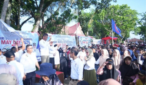 Rayakan May Day 2026, Ribuan Buruh di Kampar Jalan Santai Bareng Bupati