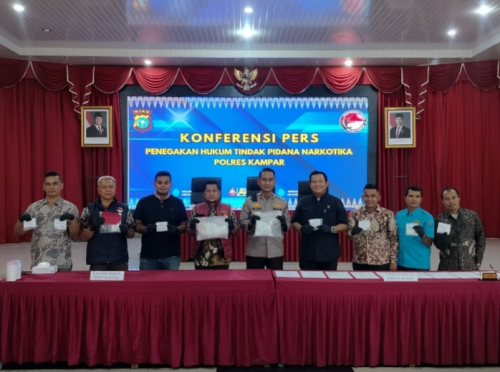 Polisi Tangkap 5 Pengedar Narkoba di Kampar, Sita dan Musnahkan Hampir 2 Kilogram Sabu