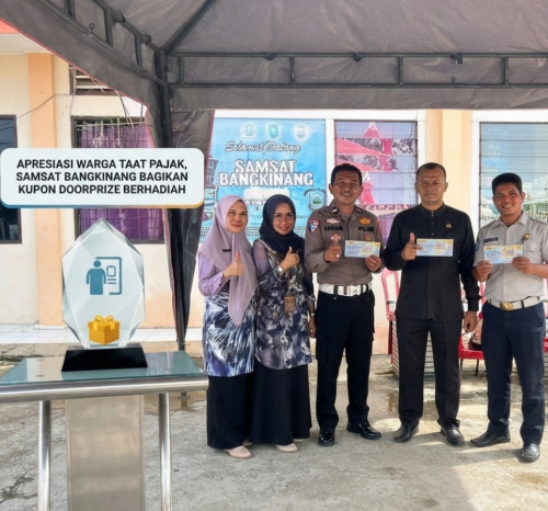 Apresiasi Warga Taat Pajak, Samsat Bangkinang Bagikan Kupon Doorprize Berhadiah