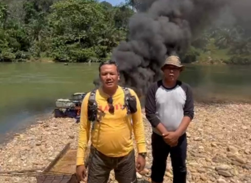 Polsek Kampar Kiri Razia PETI di Sungai Batang Bio, Dua Rakit Tambang Emas Dibakar