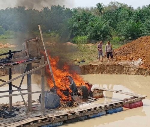 Polsek Kuantan Tengah Tindak Tegas Tambang Ilegal di Kuansing, 4 Rakit PETI Dimusnahkan
