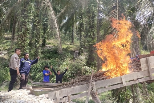 Polsek Kuantan Tengah Sikat Dua Alat PETI di Dua Kecamatan Sekaligus