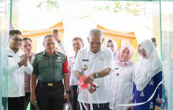 Resmikan Gedung UGD 24 Jam Puskesmas Kuok, Pj Bupati Kampar Minta Pelayanan Kesehatan Terus Ditingkatkan