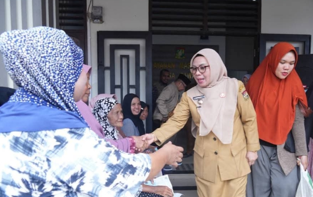 Jaga Daya Beli, Pemkab Kampar Salurkan Bantuan Pangan Bapanas ke Ratusan KK