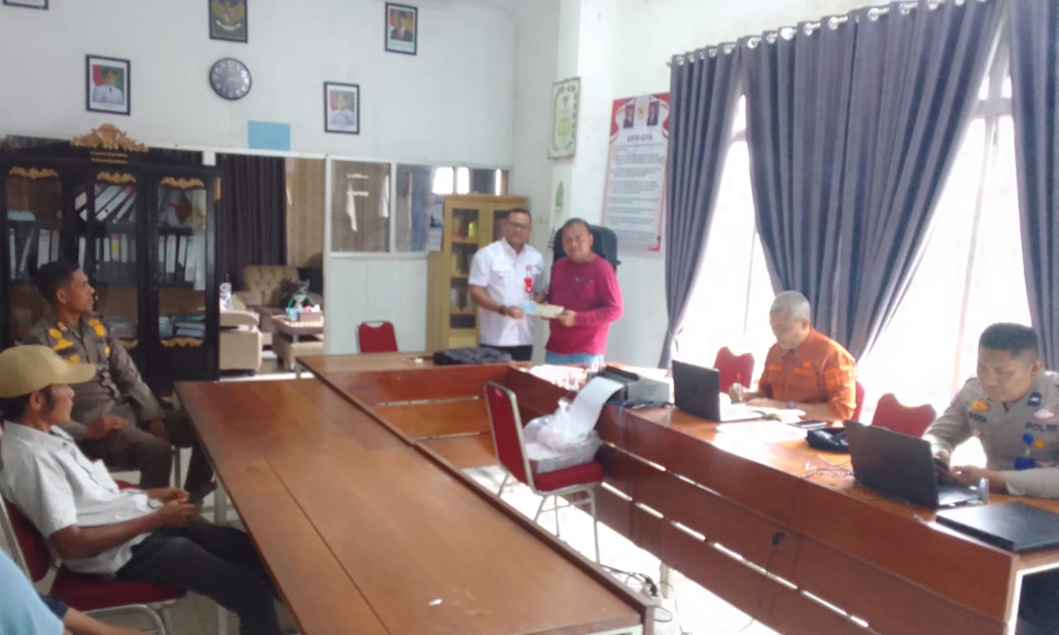 Samsat Tanjak Hadir di XIII Koto Kampar, Puluhan Wajib Pajak Langsung Manfaatkan Layanan