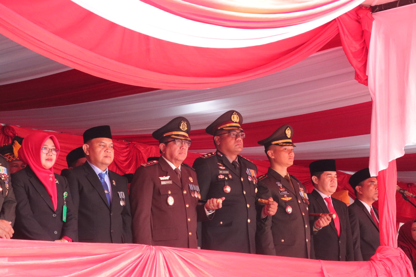 Kapolres Kampar Hadiri Upacara HUT ke-81 RI di Bangkinang, Pastikan Pengamanan Berjalan Kondusif