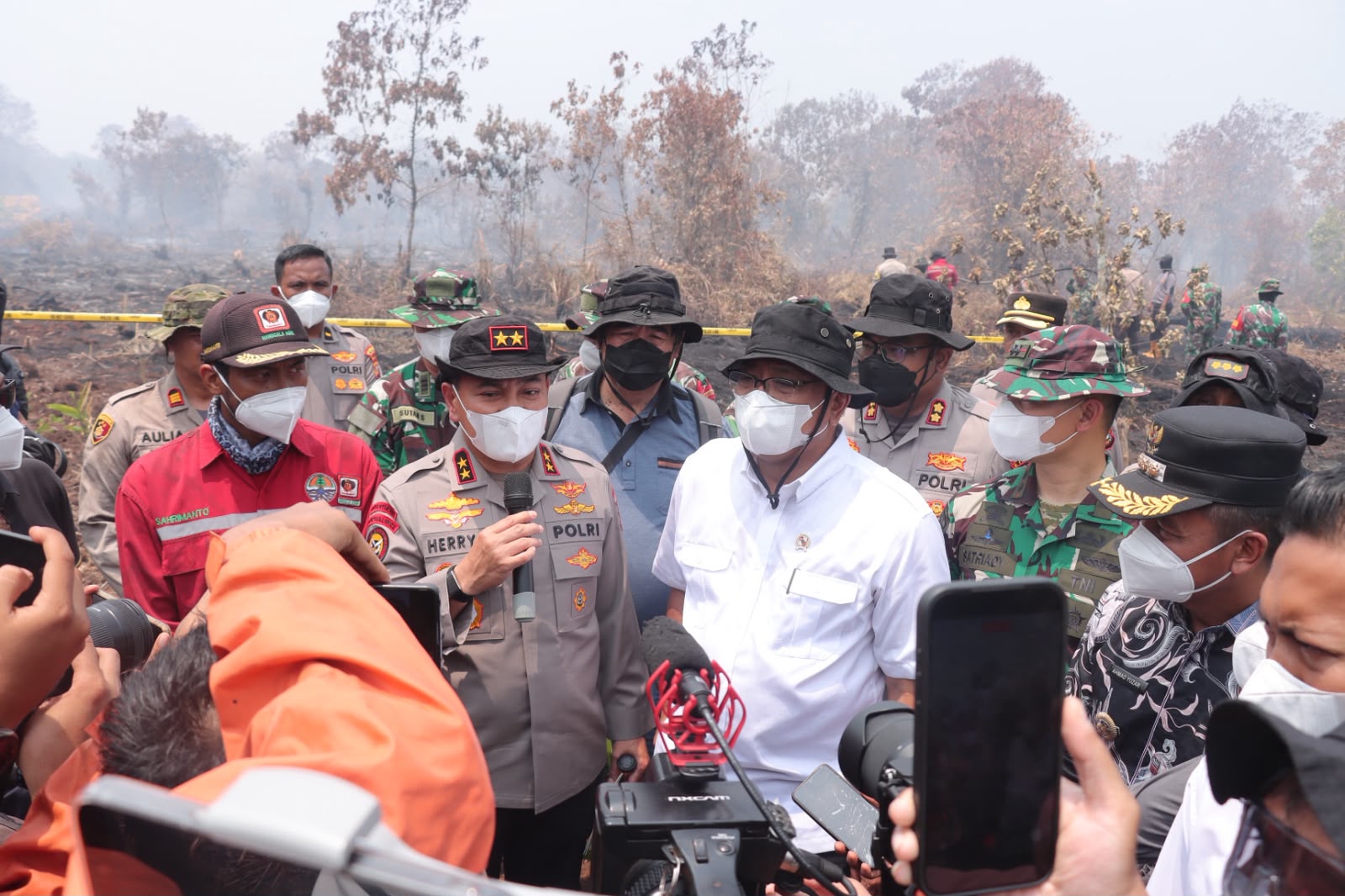 Menteri LHK dan Kapolda Riau Tinjau Langsung Karhutla di Kampar